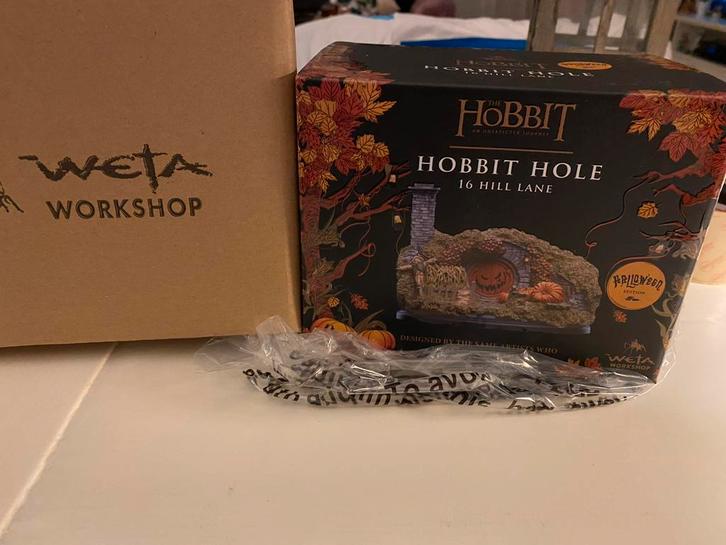 Weta Hobbit Holes Lord of the Rings statue, Verzamelen, Lord of the Rings, Nieuw, Ophalen of Verzenden