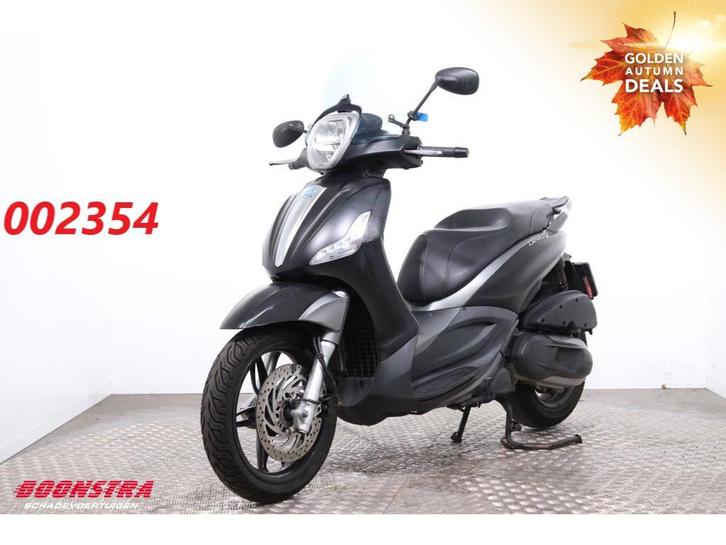 Piaggio Beverly 350 ABS (bj 2016), Motoren, Motoren | Schademotoren, Scooter, Overige merken, 12 t/m 35 kW, ABS, Sportuitlaat