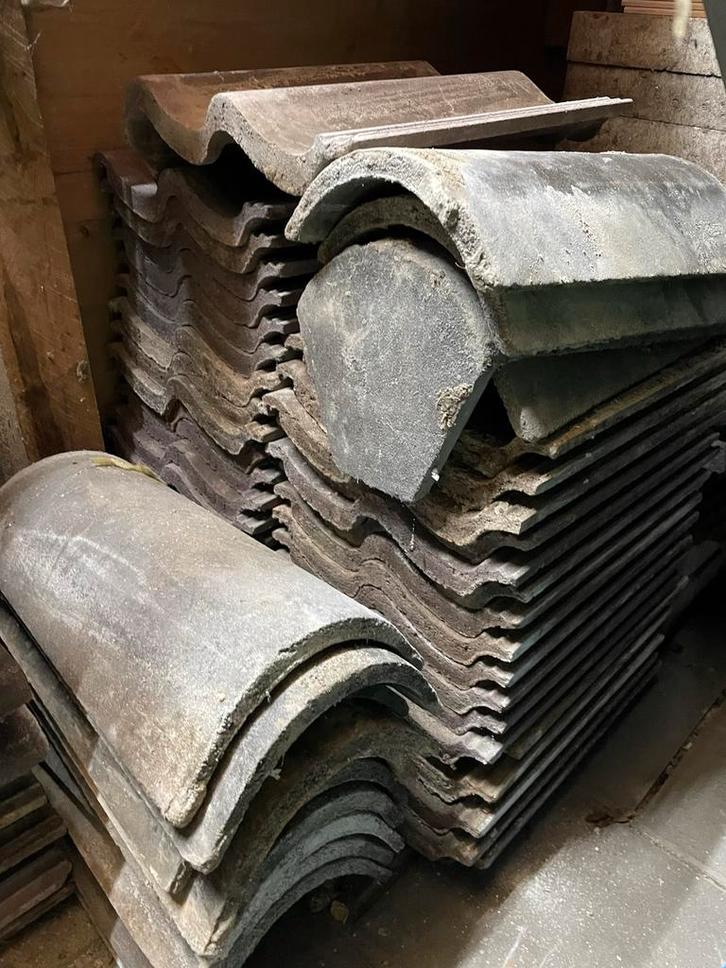 Gratis Dakpannen - Ophalen!, Doe-het-zelf en Verbouw, Dakpannen en Dakbedekking, Gebruikt, Dakpannen, Steen of Klei, Grijs, 5 tot 10 m²