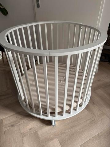 Europe Baby Ronde Box + Matras & Kleed beschikbaar voor biedingen