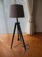 IKEA Staande lamp Vloerlamp LAUTERS Zwart Grijze kap, Huis en Inrichting, Lampen | Vloerlampen, Ophalen, Gebruikt, Hout, 150 tot 200 cm
