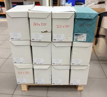 Enveloppen 12 dozen á 250 st.- Formaat 262x371 mm - 120 grs. beschikbaar voor biedingen