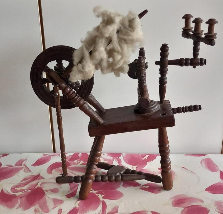 miniatuur spinnewiel (eikenhout), Antiek en Kunst, Curiosa en Brocante, Ophalen of Verzenden