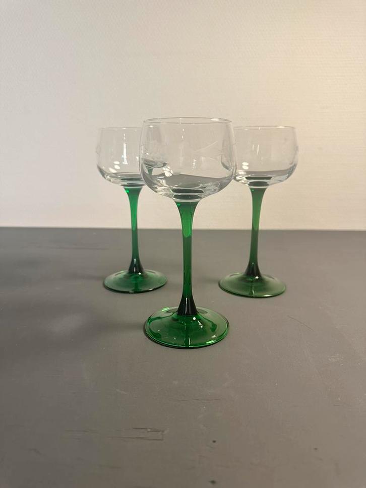 3 Vintage Franse likeur/desser glazen, groene voet 16,5 cm, Verzamelen, Glas en Borrelglaasjes, Zo goed als nieuw, Overige typen