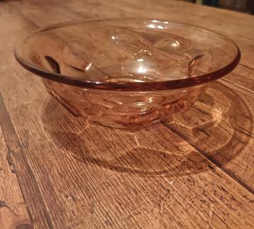 Schaal/Bowl/ zalmroze/VINTAGE!! beschikbaar voor biedingen