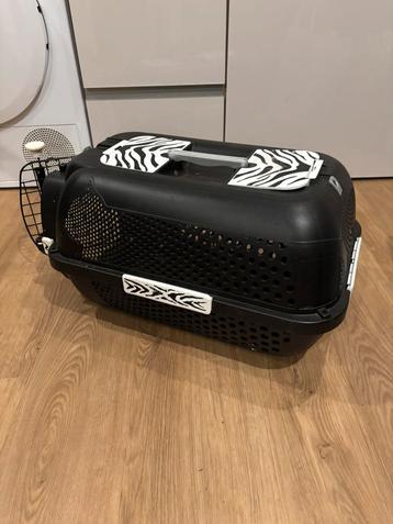 Kleine honden, kattenbench, reisbench zgan beschikbaar voor biedingen