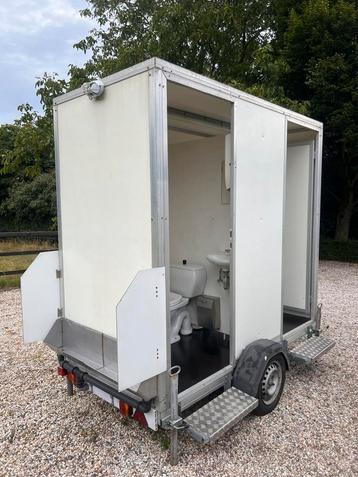 Toiletwagen met plasgoot WC Wagen Toilet wagen te huur beschikbaar voor biedingen