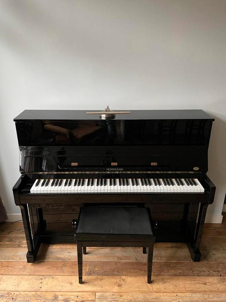Hoffmann piano akkoestisch met silent systeem, Muziek en Instrumenten, Piano's, Zo goed als nieuw, Zwart, Hoogglans, Ophalen of Verzenden