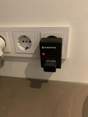 Batterijoplader acculader 9 Volt + batterij  beschikbaar voor biedingen