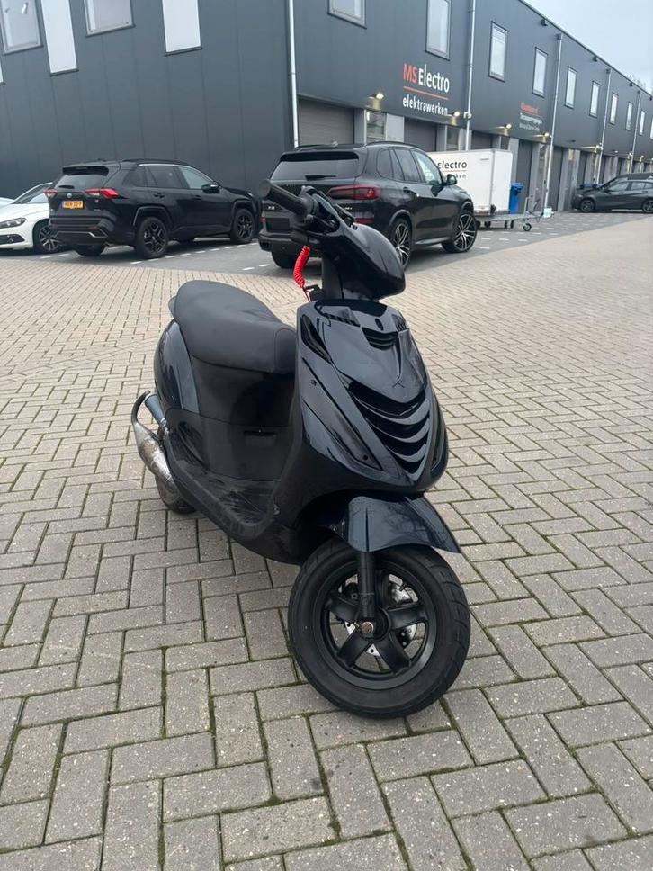 Piaggio Zip 70cc Lc, Fietsen en Brommers, Scooters | Piaggio, Zo goed als nieuw, Zip, Tweetakt, Ophalen
