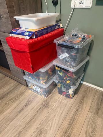 lego veel 34 kilo met  veel dure sets,ook jaren 80 kasteel beschikbaar voor biedingen