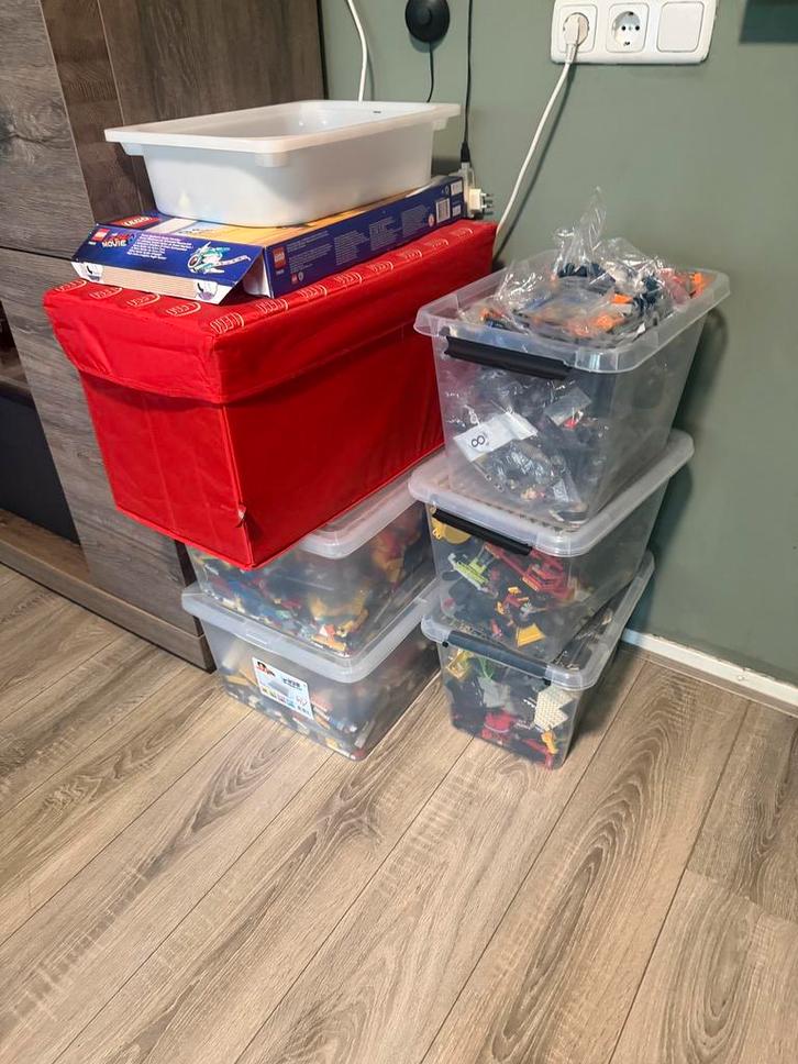 lego veel 34 kilo met  veel dure sets,ook jaren 80 kasteel, Kinderen en Baby's, Speelgoed | Duplo en Lego, Zo goed als nieuw, Ophalen of Verzenden