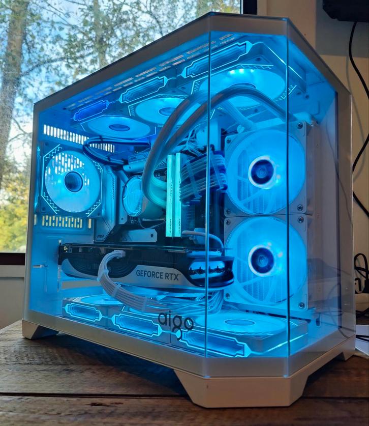Bijna nieuw witte game pc waterkoeling i7 14700k RTX 4070 ti, Computers en Software, Desktop Pc's, Zo goed als nieuw, 4 Ghz of meer