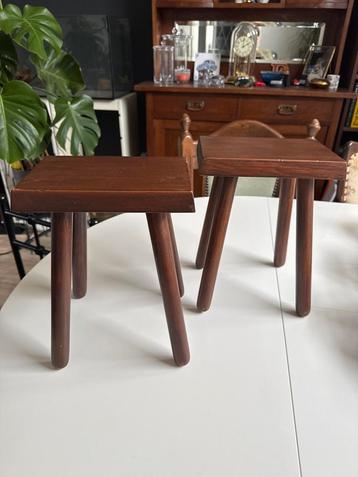 2 kleine houten kruikjes - decoratief beschikbaar voor biedingen