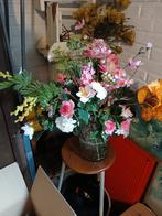 Mooie kunstbloemen boeket met gratis  vaas, Ophalen of Verzenden, Zo goed als nieuw