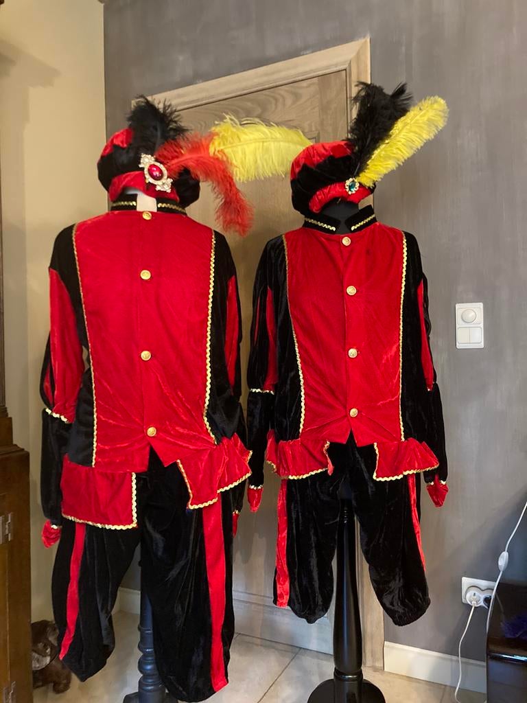 Mooie set pietenpakken, Ophalen of Verzenden, Zo goed als nieuw