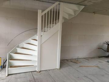 NIEUWE trap op maat binnen 1 WEEK geleverd in NL beschikbaar voor biedingen