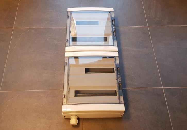 Gewiss 2x Groepenkast GW40107 met klep leeg 2x36 modules (1x, Hobby en Vrije tijd, Elektronica-componenten, Gebruikt, Ophalen of Verzenden