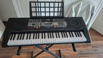 Keyboard max music met standaard beschikbaar voor biedingen