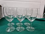 Wijnglazen op voet 6 stuks, Verzamelen, Glas en Borrelglaasjes, Ophalen of Verzenden