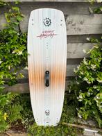 Slingshot Asylum kiteboard 141cm 2022, Watersport en Boten, Twintip, Ophalen of Verzenden, Zo goed als nieuw, Kiteboard