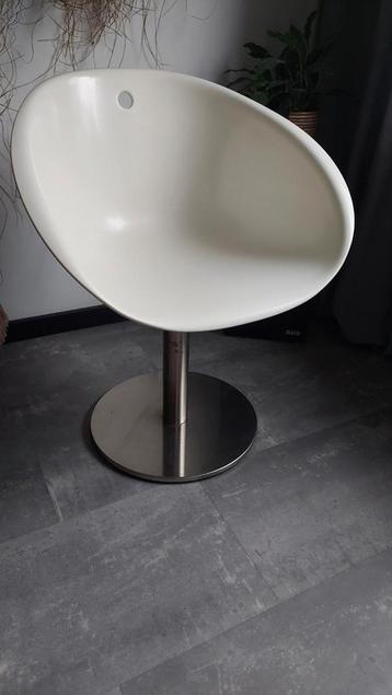 Pedrali italiaanse design draaistoel kuipstoel type gliss beschikbaar voor biedingen