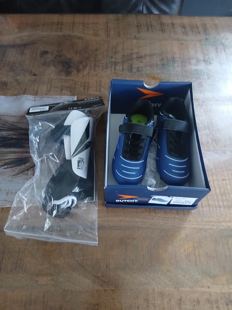 Voetbalschoenen, Maat XS of kleiner, Ophalen of Verzenden, Nieuw, Schoenen