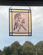 Paard in de wei, glas in lood hanger., Antiek en Kunst, Antiek | Glas en Kristal, Ophalen of Verzenden