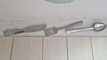 wanddecoratie: groot bestek  beschikbaar voor biedingen