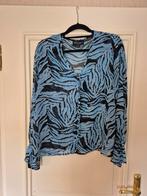 Mooie zwart/lichtblauwe blouse van Elvira mt 44, Ophalen of Verzenden, Zo goed als nieuw, Maat 42/44 (L), Zwart