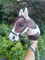 Hobbyhorse wit met bruine vlekken, Hobby en Vrije tijd, Overige Hobby en Vrije tijd, Ophalen of Verzenden, Nieuw