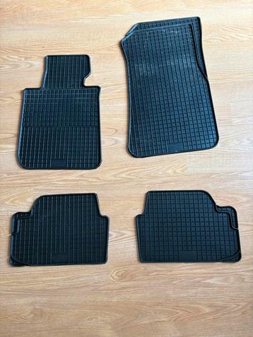 Rubberen matten BMW F20 F21 F22 F23 F87 1-serie 2-Serie beschikbaar voor biedingen