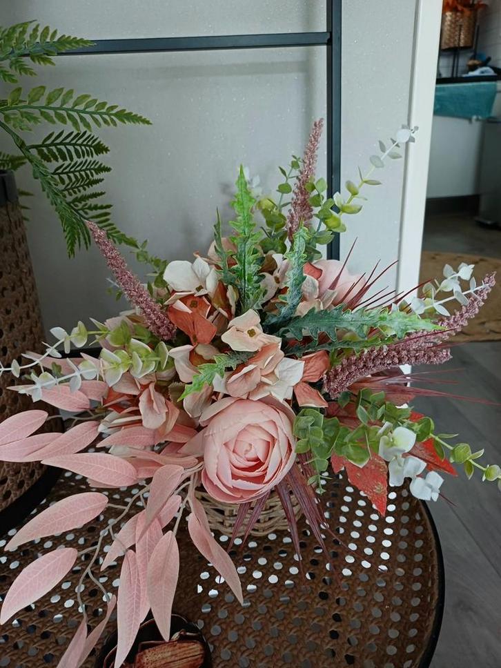 Prachtig Zijden Bloemstuk, Huis en Inrichting, Woonaccessoires | Kunstplanten en Kunstbloemen, Nieuw, Ophalen of Verzenden