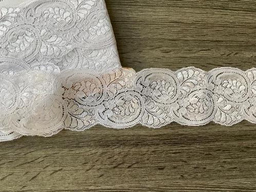 Nr 287 ) Aanbieding mooi lila kleur fantasie kant 10 m€ 7,00, Hobby en Vrije tijd, Naaien en Fournituren, Nieuw, Kant, Verzenden