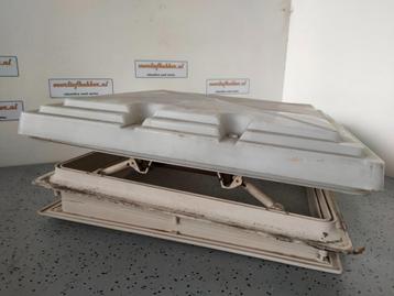 vintage dakluik caravan beschikbaar voor biedingen