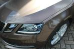 Skoda Octavia Combi 1.0 TSI LED Trekhaak Stoel.verw, Auto's, Euro 6, Bruin, 116 pk, Origineel Nederlands