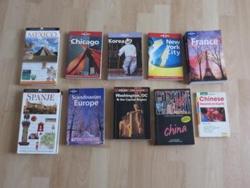 Te koop aangeboden diverse reisgidsen. beschikbaar voor biedingen