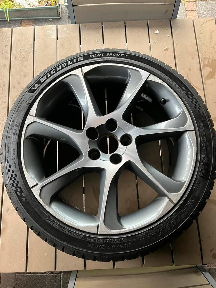 Volvo Portunus velgen 235/40 ZR 18, Auto-onderdelen, Banden en Velgen, Velg(en), Zomerbanden, 18 inch, 235 mm, Personenwagen, Gebruikt
