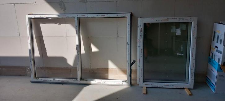 Twee nieuwe kunstof kozijnen met draai kiep ramen., Doe-het-zelf en Verbouw, Kozijnen en Schuifpuien, Nieuw, Raamkozijn, Kunststof