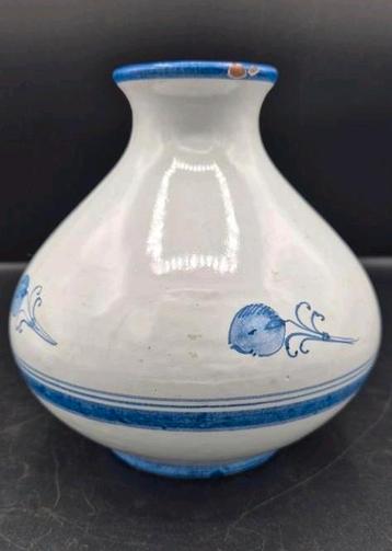 Antieke TulpenVaas met Blauwe Decoratie beschikbaar voor biedingen