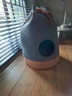 Stoere (kleine)honden/katten cave van District70, Dieren en Toebehoren, Hondenmanden, Ophalen of Verzenden, Zo goed als nieuw