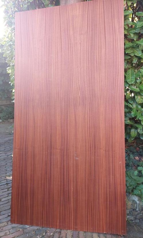 Achterwand boekenkast (mahonie gebeitst), Huis en Inrichting, Kasten | Boekenkasten, 25 tot 50 cm, Ophalen