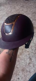 Mooi bordeaux rode cap, Dieren en Toebehoren, Paardrijkleding, Ophalen of Verzenden, Zo goed als nieuw, Cap