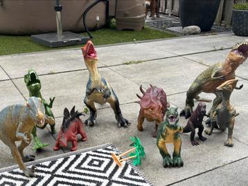 Leuke grote dinosaurussen en veel meer beschikbaar voor biedingen