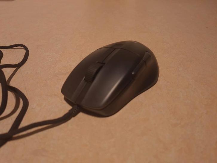 ROCCAT Kone Pro, Computers en Software, Muizen, Nieuw, Rechtshandig, Ophalen