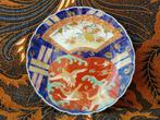 Mooi antiek Japans bord van Imari porselein 21,8 cm.