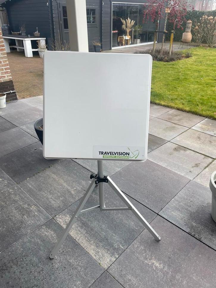 Travel Vision R7 Flat Satelliet Schotel 51,5x51,5 cm, Audio, Tv en Foto, Schotelantennes, Zo goed als nieuw, (Schotel)antenne