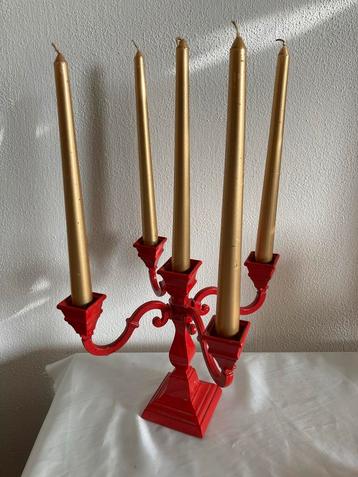 Rode Metalen Kandelaar - 4 Armig, 5 Kaarsen beschikbaar voor biedingen
