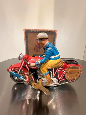 PIRELLI motor Nr. 985 Zeldzame vintage speelgoed met doos beschikbaar voor biedingen