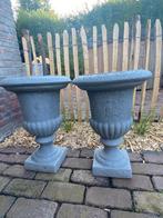 2 grote kunststof tuin vazen bloempotten grijs, Tuin en Terras, Tuinvazen, Ophalen, Zo goed als nieuw